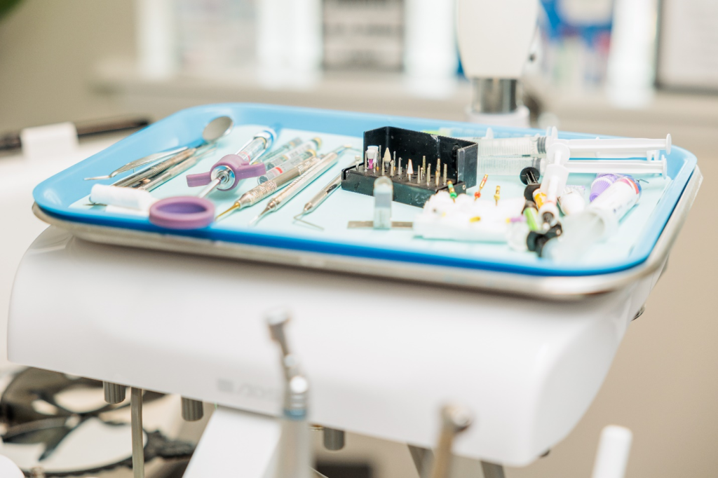 Dentistry equipment in a metal tray